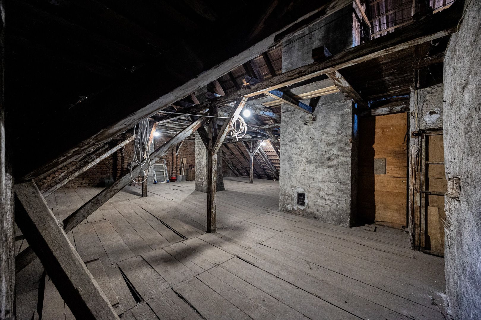 Preț repoziționat: 171.900 EURO / Etaj întreg de vânzare, ultracentral - Poză 15