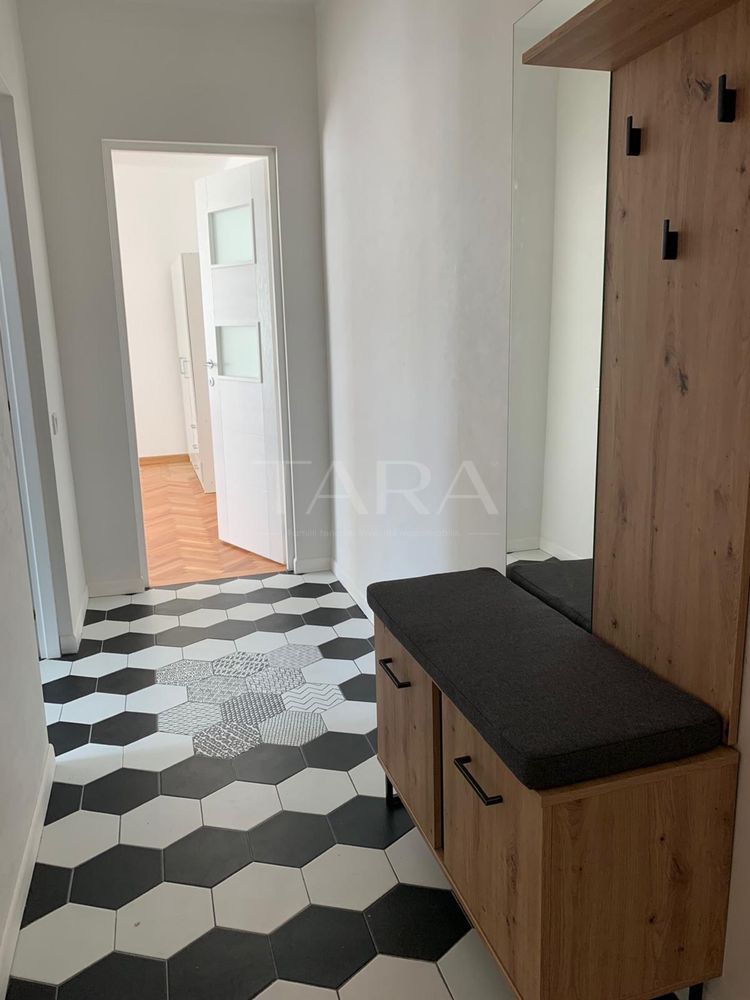 Apartament cu 2 camere, etaj 1, zona Centrală. - Poză 2