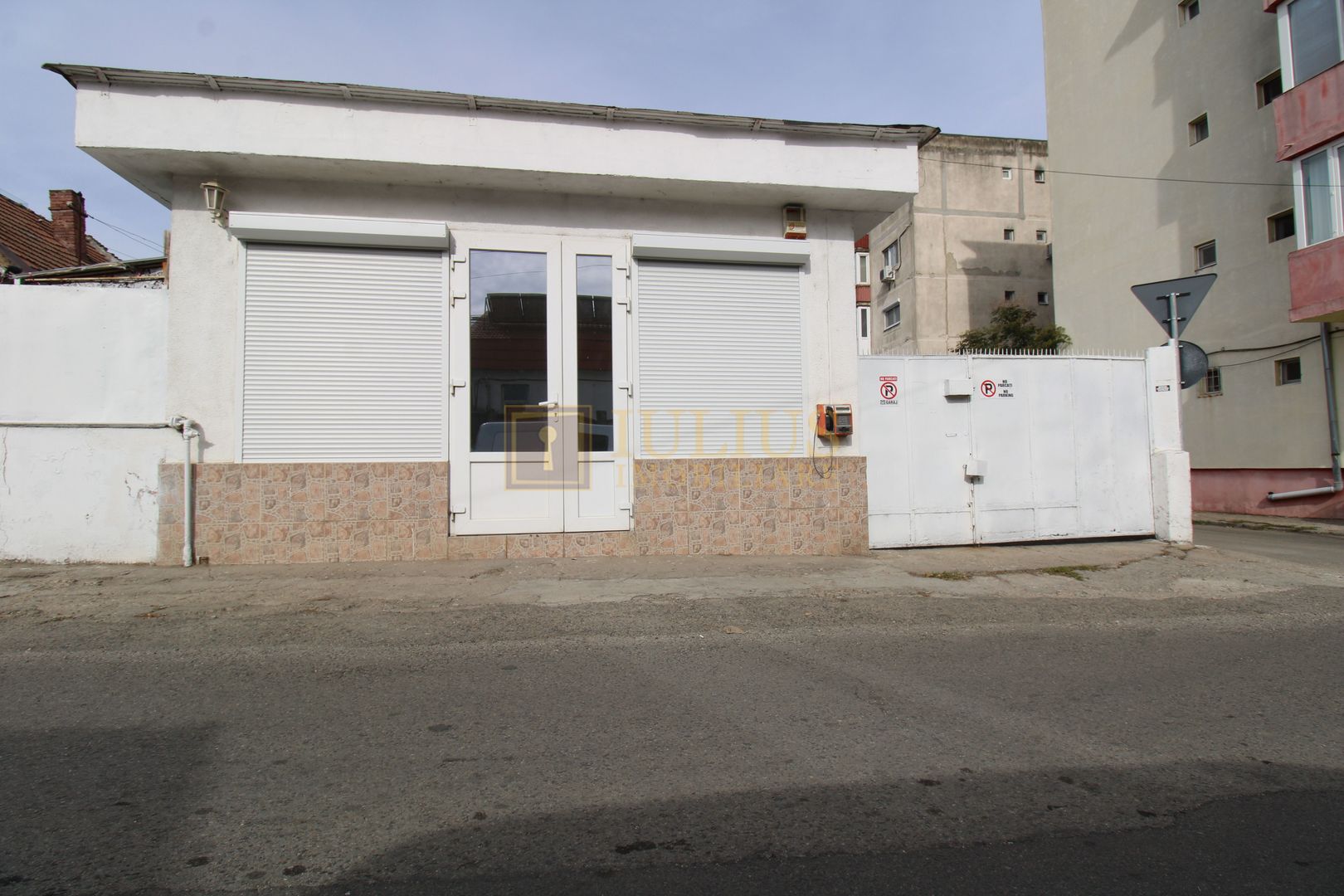 SAD,Birou/spatiu comercial, garaj, curte, centrala proprie, Zona Simion Barnutiu - Poză 1
