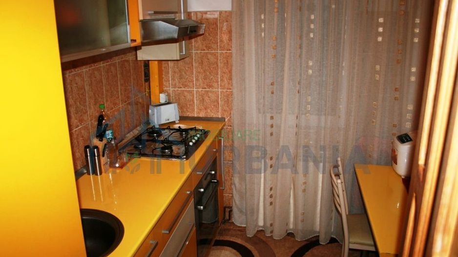 Apartament 2 camere de inchiriat, zona centrala Tg Cucu-Podu de Fier, complet utilat si mobilat - Poză 4