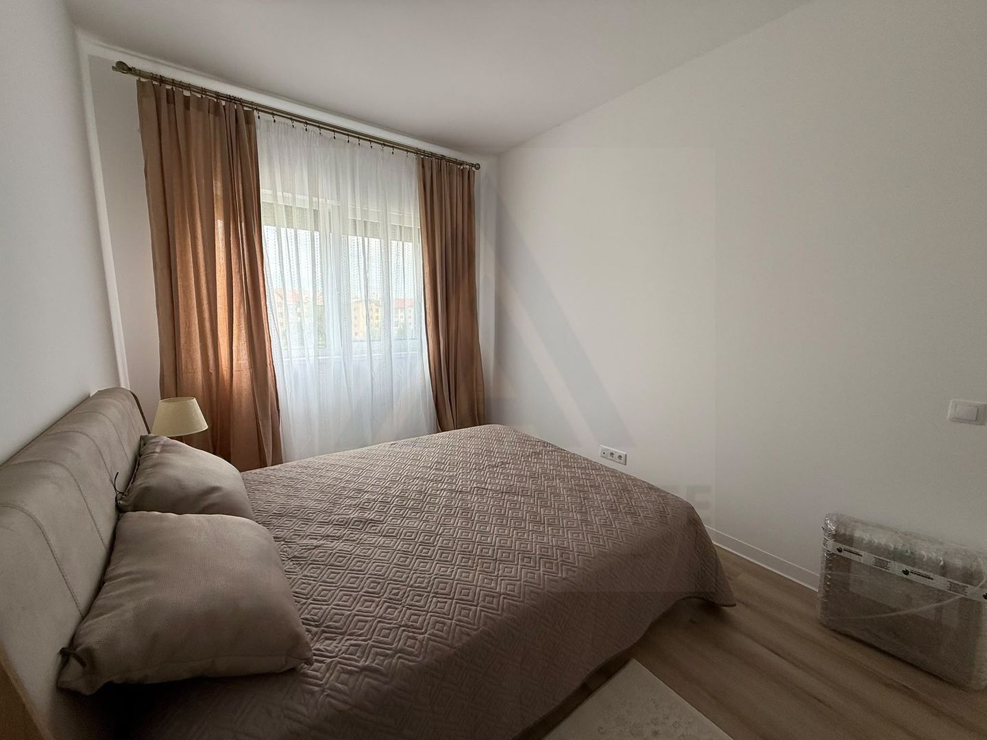 Apartament lux prima inchiriere 3 camere 76mp utili si boxa Selimbar - Poză 16