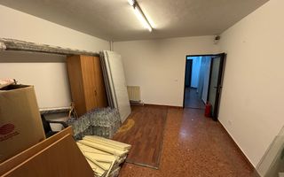 Cladire pretabila spațiu birouri/ clinica - Poză 41