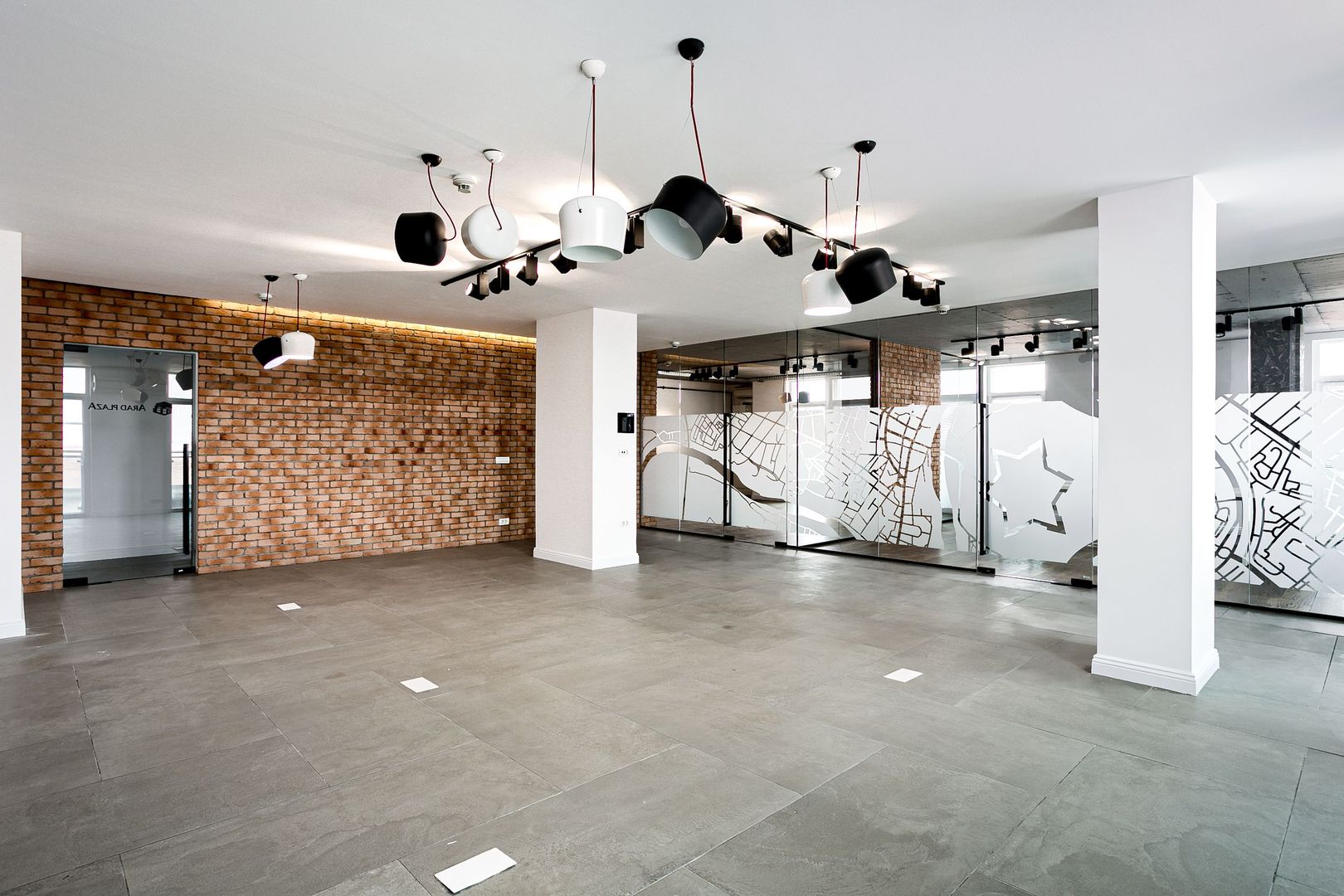 De vânzare spațiu de birouri ultracentral Arad Plazza - Poză 1