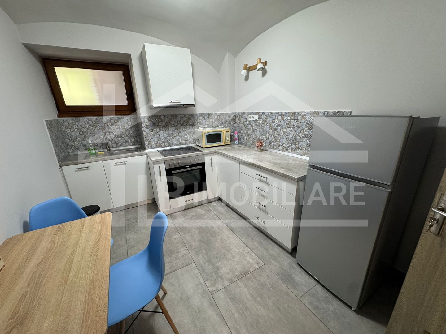 Apartament cu 2 camere, 45mp, Zona Central - Poză 7