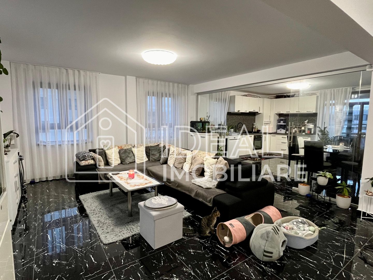 Penthouse cu 4 camere si terasa, complet Mobilat, zona Doamna Stanca - Poză 1