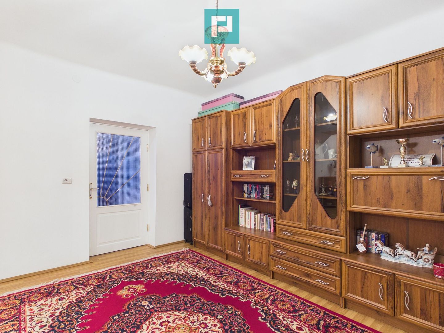 Casă 2 corpuri și 5 camere ultracentral în Curtici - Poză 13