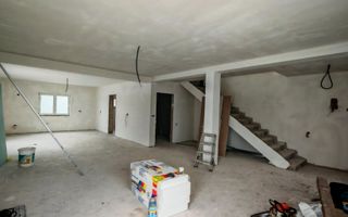 Vila LUX Parter+Etaj(stil mediteranean) in Sanpetru Calea Harmanului - Poză 10