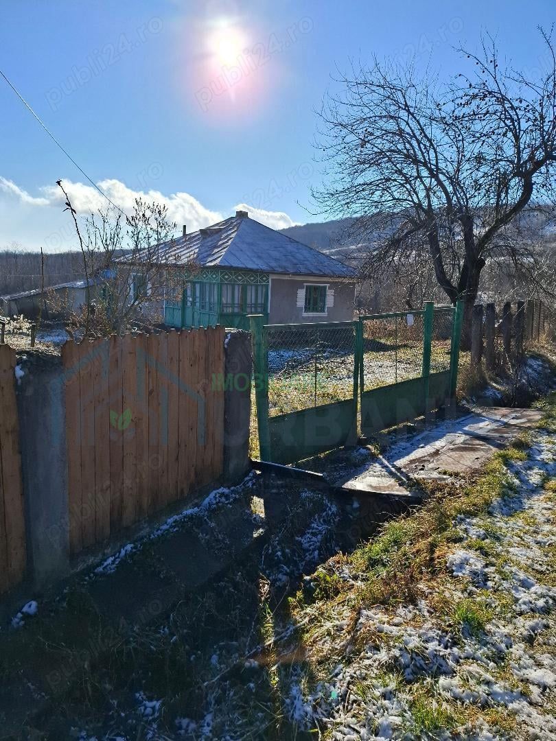 Vand teren intravilan situat in sat Grajduri, 17500 EUR,,,,(87.500 lei) - Poză 2