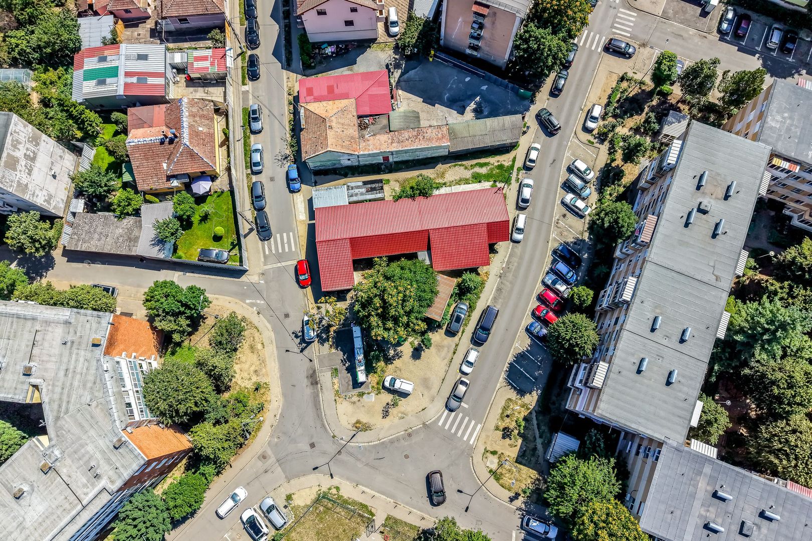 Casă individuală cu potențial comercial excelent in cartierul Vlaicu - Poză 2