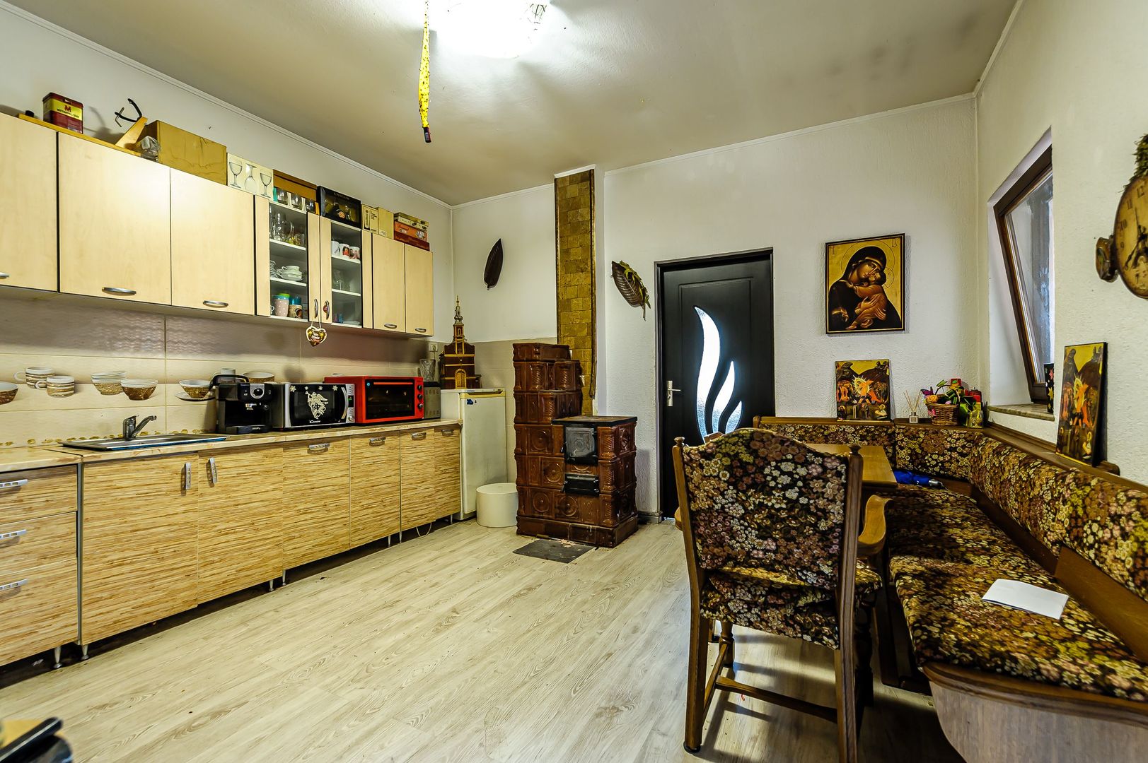 Casă pe strada Adam Muller Guttenbrunn - Poză 2