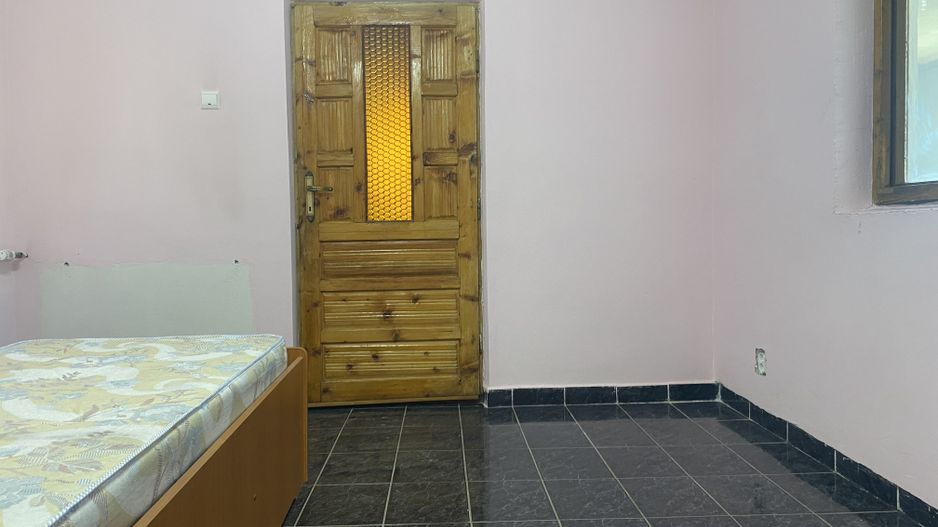 Vanzare apartament -3 camere la casă, etaj 1+pod+cota teren–Târgoviște - Poză 8