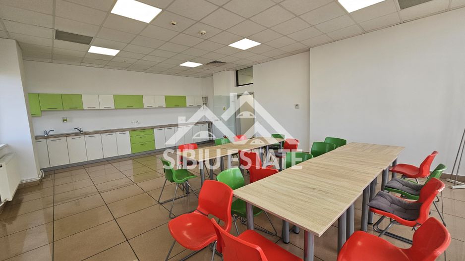Spatiu de birouri de inchriat locatie centrala si vizibilitate buna - Poză 14