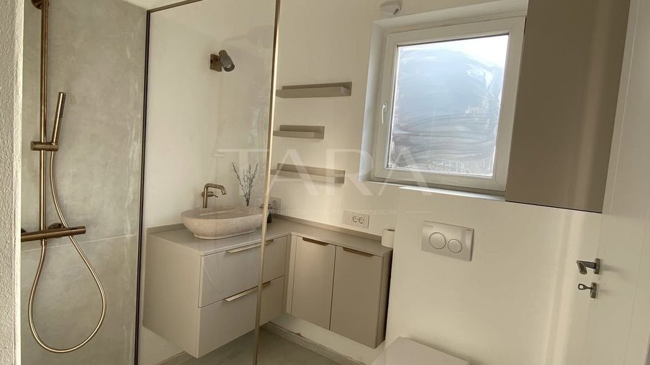 Apartament in casă, 60 mp, acces privat și teren, zona Platinia. - Poză 5