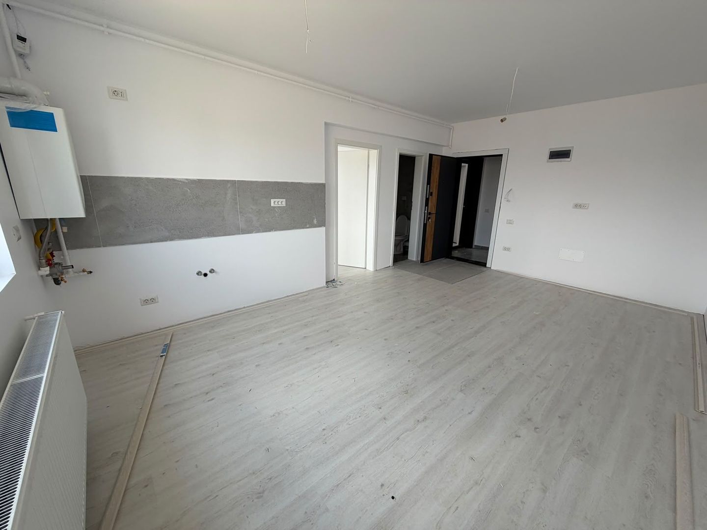 STUDIO - DORMITOR SEPARAT, PARCARE, BUCATARIE INCHISA, COMIS 0% - Poză 2