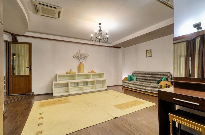 Apartament 5 camere,  Etaj integral vilă monument arhitectural - Poză 14