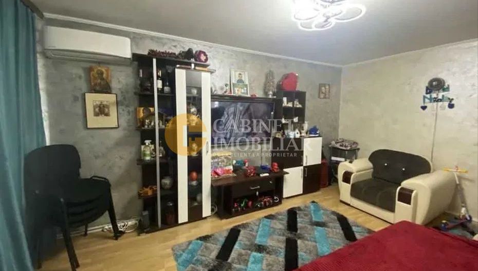 Cug - Selgros - 3 Camere Decomandat + Boxa .Bloc . 1992 - 72 Mp - Poză 1