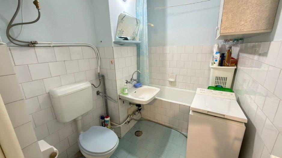 Apartament 2 camere MV1 Str. Narcisei 5 Etaj III - Carei - Poză 9