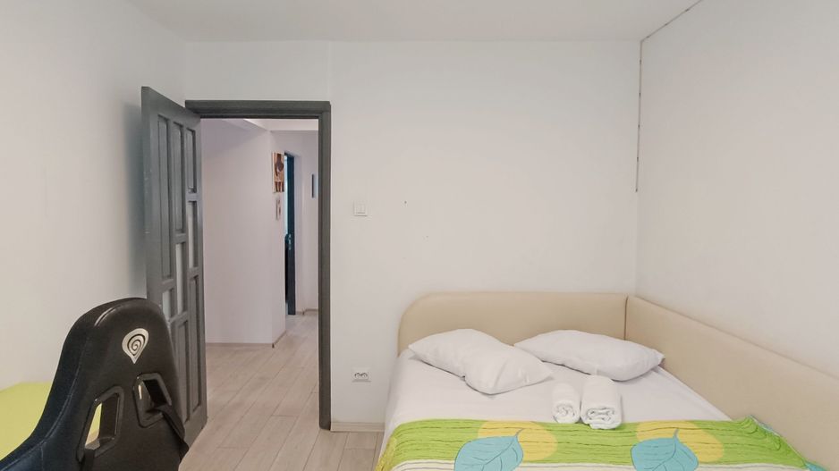 Apartament cu 3 camere decomandate,mobilat-Astra - Poză 9