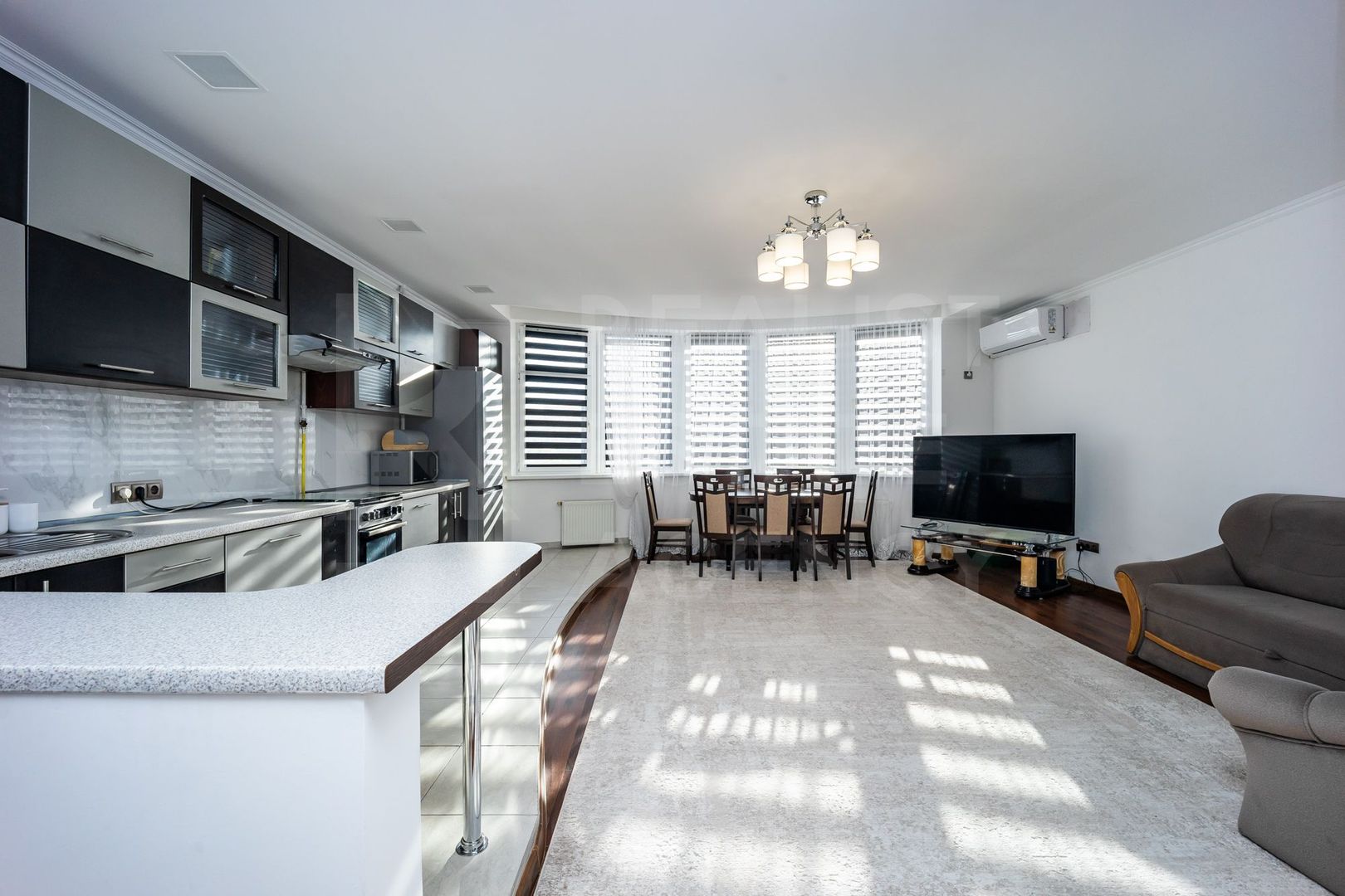 Vânzare, apartament 2 camere + living, str. Alecu Russo, Ciocana - Poză 1