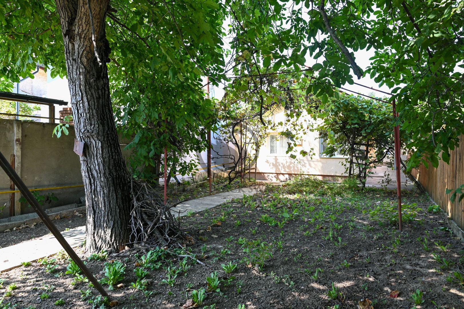 Casă din cărămidă de vanzare | 444 MP teren | Pleasa, PH | Comision 0% - Poză 2