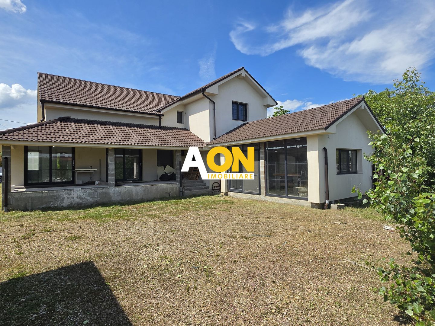 Casă nouă, impozantă,  6 camere, 1346 mp teren, Bărăbanț - Poză 2