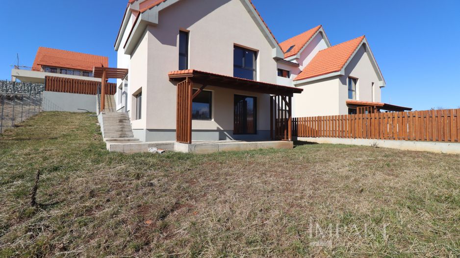 Casa superba si spatioasa, situata in Salicea! - Poză 1