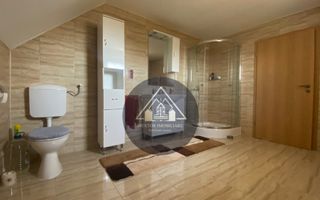 Casă mare și modernă - Poză 21