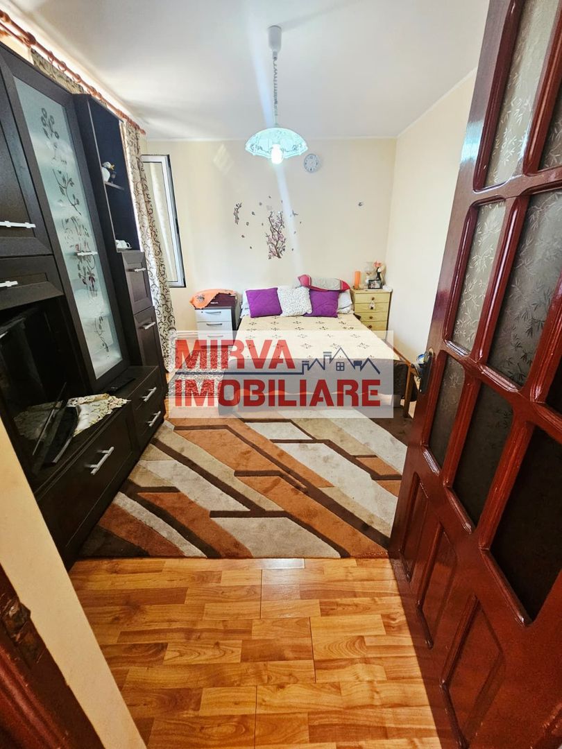 🏡 Casă spațioasă cu 9 camere în Strejnicu – pentru locuință, birouri - Poză 95