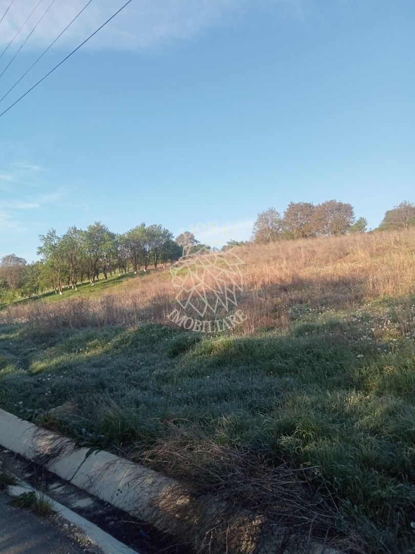 Teren intravilan 100 ari  front 80 ml utilități drum asfaltat Ghirolt Gherla - Poză 1