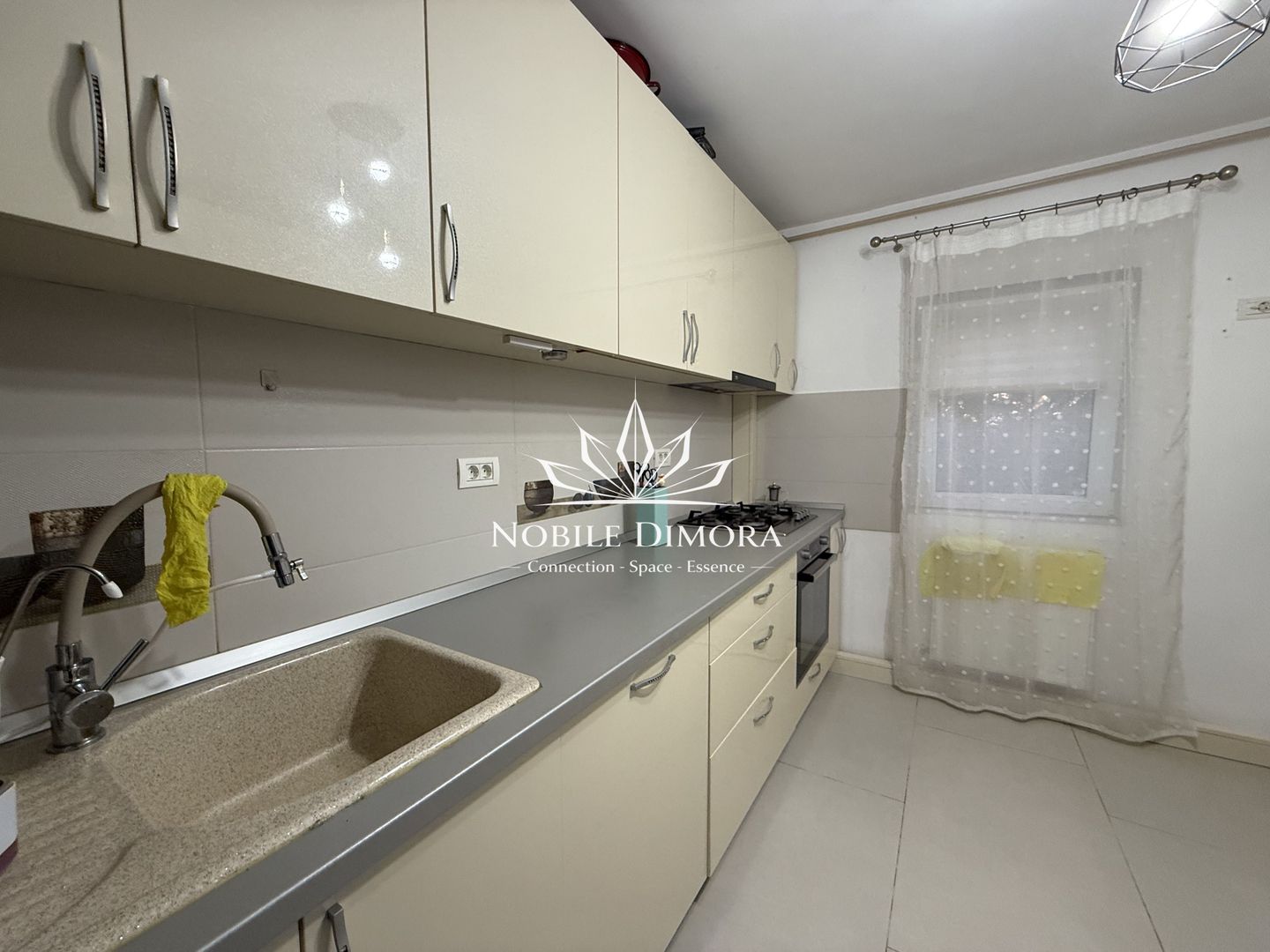 Apartament cu 3 camere de vanzare - 2 balcoane - zona Bucovinei - Poză 6