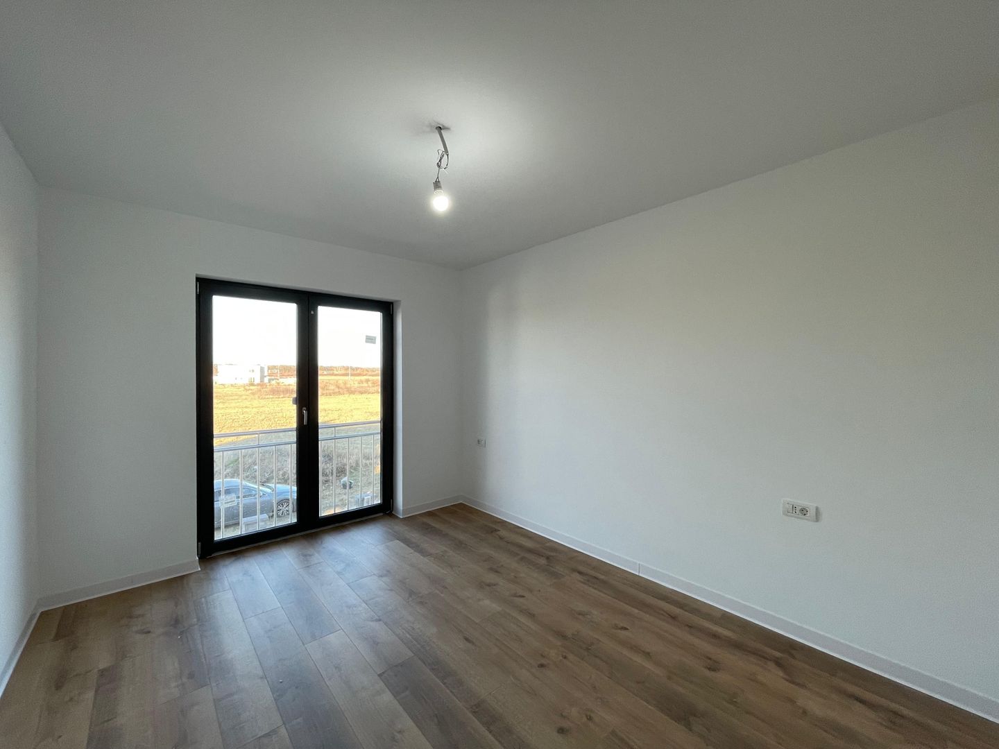 Duplex despartit prin camera tehnica - finisaje premium - Poză 10