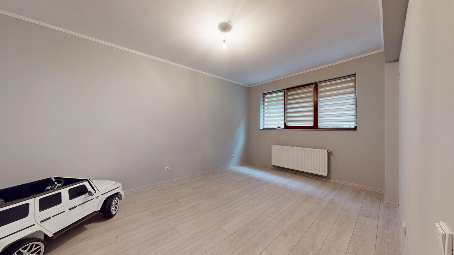 Apart. 3 cam. Decomandat. Demisol/4 in Drumul Bacriului ! - Poză 2