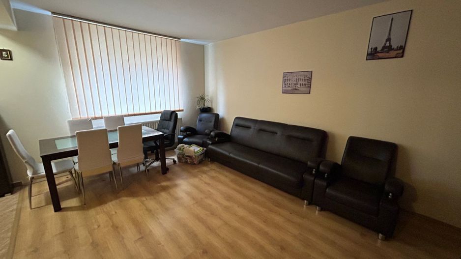 Apartament 3 camere, parter inalt - zona Cetate - Poză 1