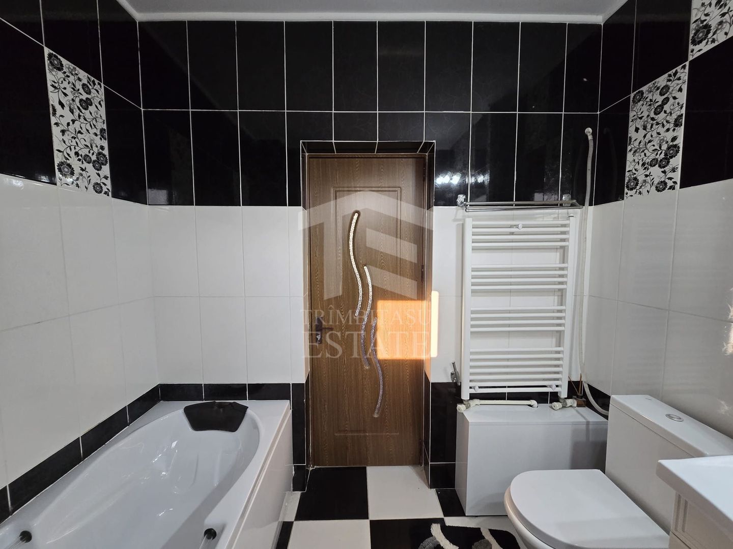 Casa D+P+E+M + Casa P+1 + Anexa | Teren 507mp | Zona centrala Mangalia - Poză 6