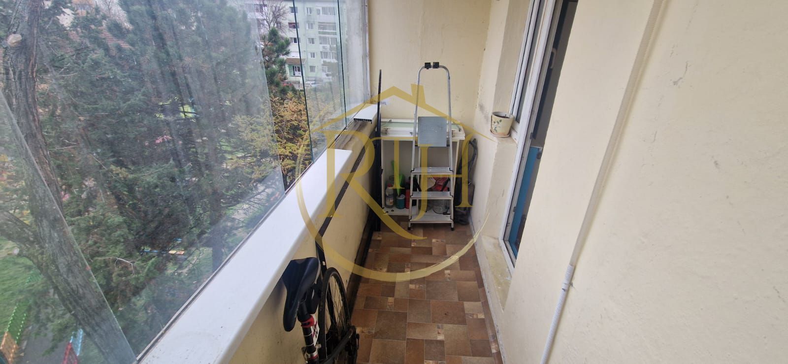 Vand apartament cu 4 camere in zona spitalul judetean,comision ,,0'' - Poză 19