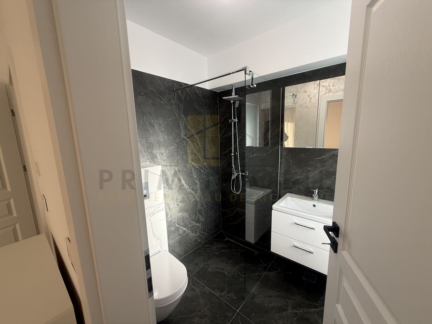 Apartament modern, Blog nou, Parcare subterana, Platou Galata - Poză 18