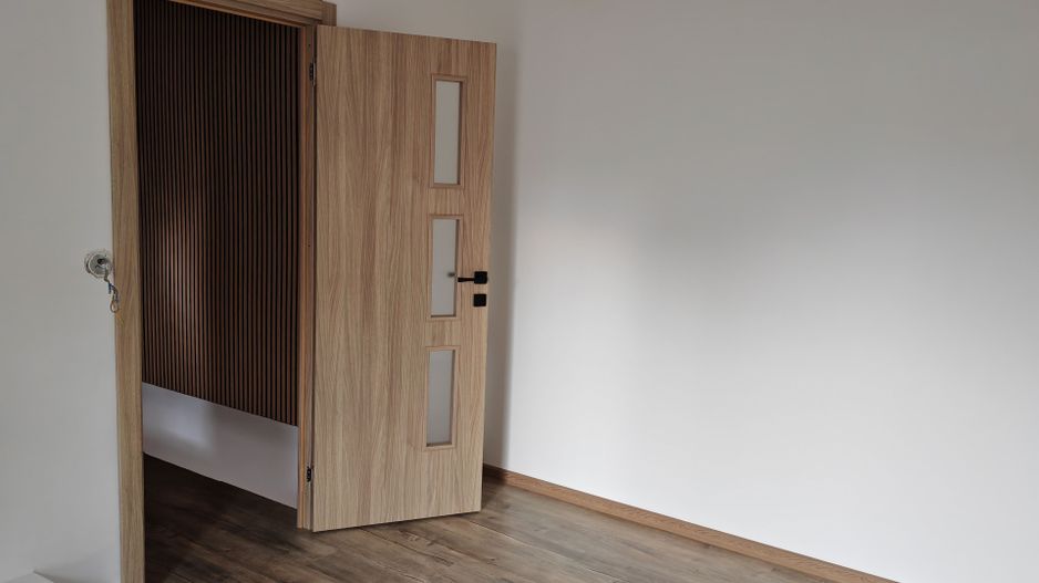 Corp de casa P+M 4 camere , ASTRA - Carpatilor -LIDL- ,curte comuna. - Poză 6