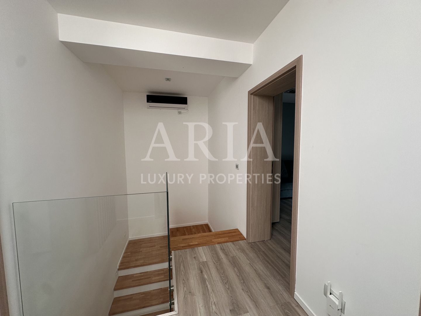 Vila moderna Jolie Ville - Iancu Nicolae - Pipera - Poză 11