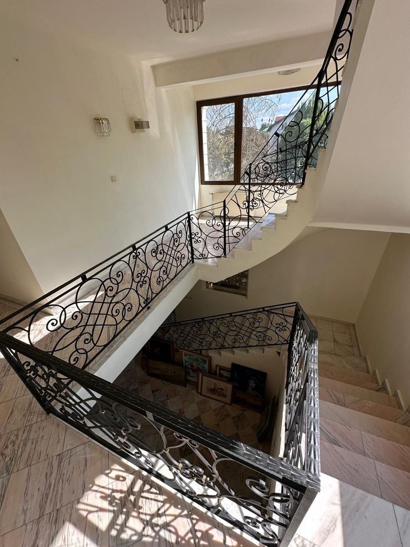 Pipera,  vilă P+1E+M, suprafata teren 2500 mp - Poză 7