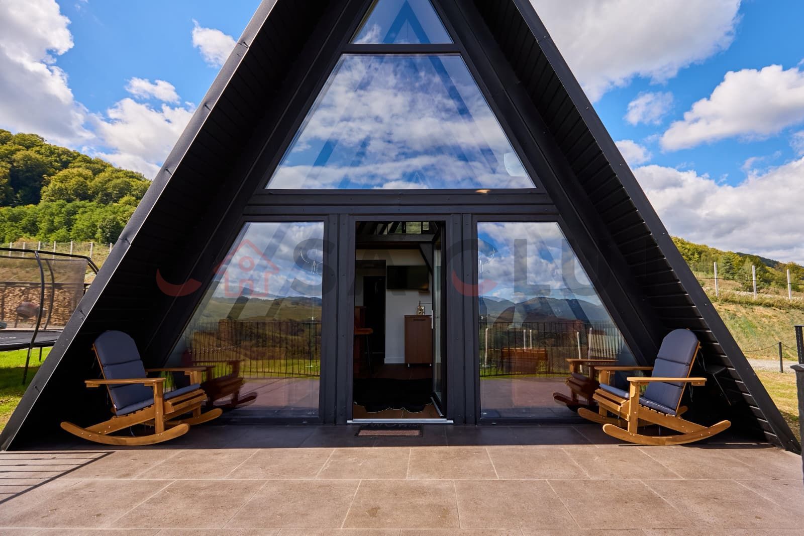 Afacere de vanzare, 2 cabane+sala de evenimente, la cheie, Apuseni! - Poză 1