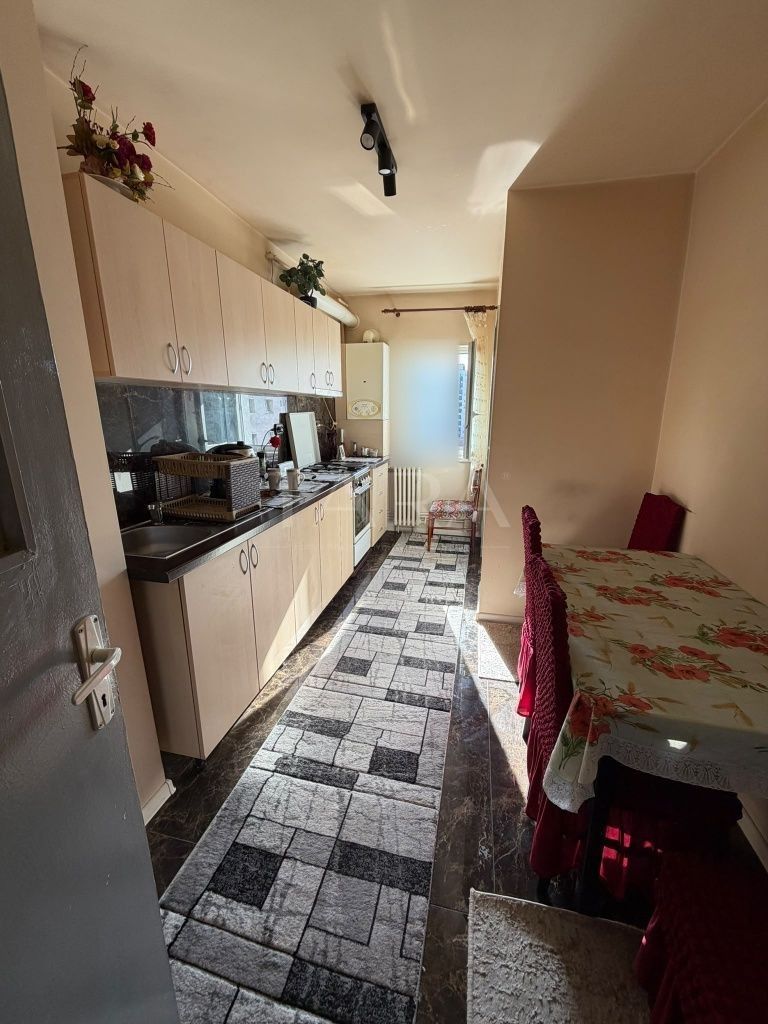 Apartament cu 4 camere, spațios – Mănăștur, Piața Flora - Poză 1