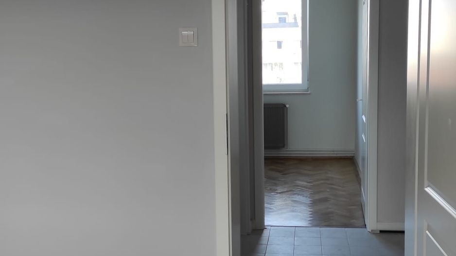 Apartament cu 3 camere  in zona centrala a Brasovului - Poză 9
