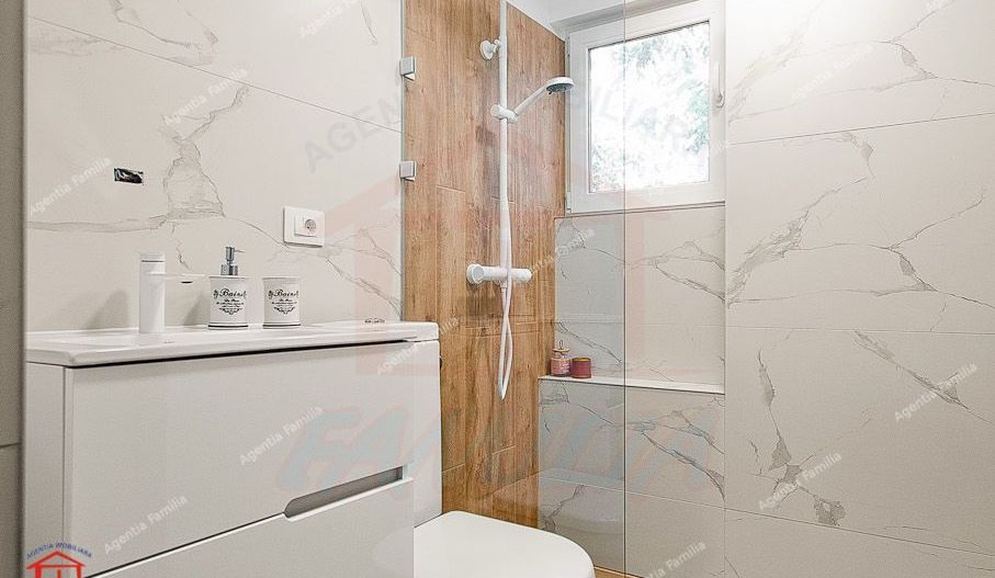 Inchiriere apartament 3 camere decomandat zona centrala - Poză 13