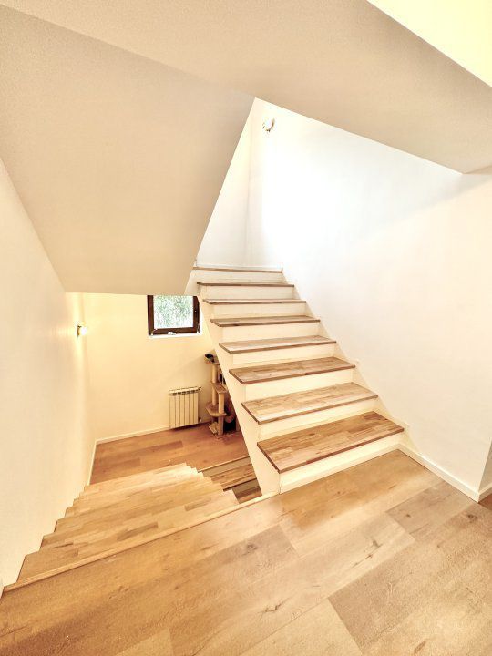 Casă deosebită pe 4 niveluri, renovată, lângă Parcul Tineretului şi metrou. - Poză 13