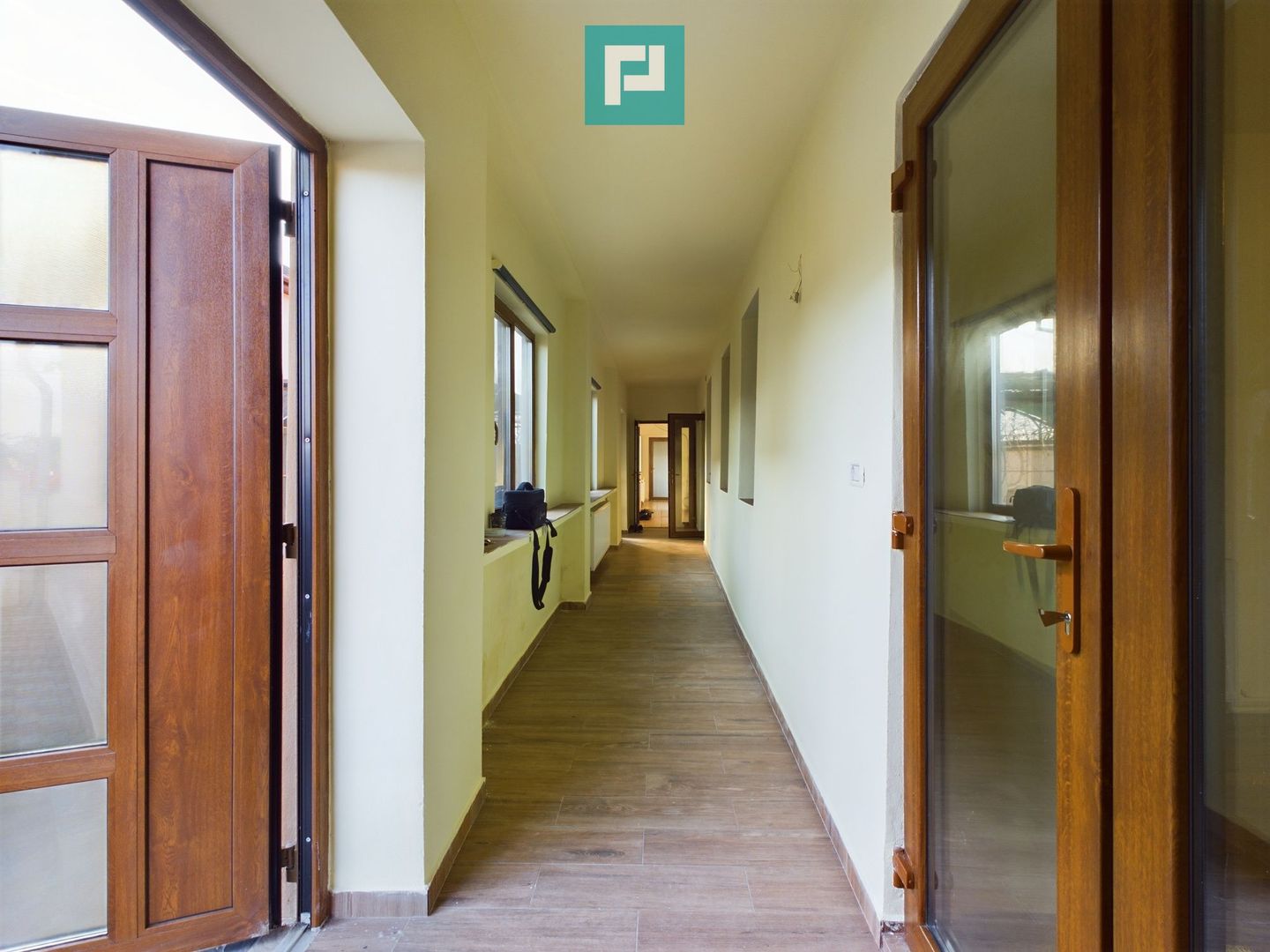 Casă cu 5 camere în Vladimirescu - Poză 26