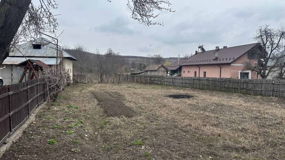 Teren intravilan 1 304 mp - Calinesti- Gorganu-Arges! - Poză 2