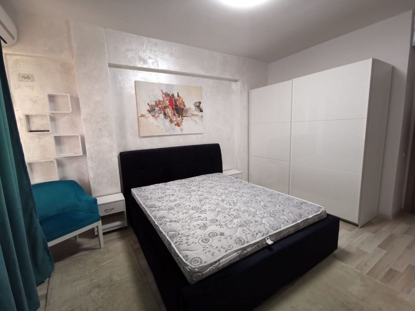 De închiriat garsonieră Apărătorii Patriei - Poză 2