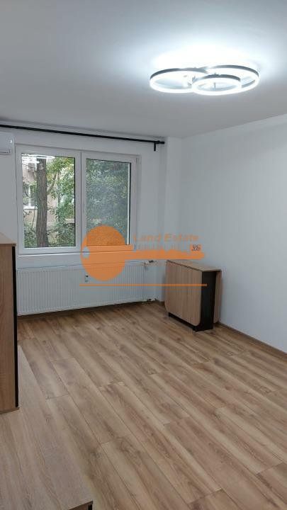 Apartament cu 3 camere in zona Crangasi - Poză 5