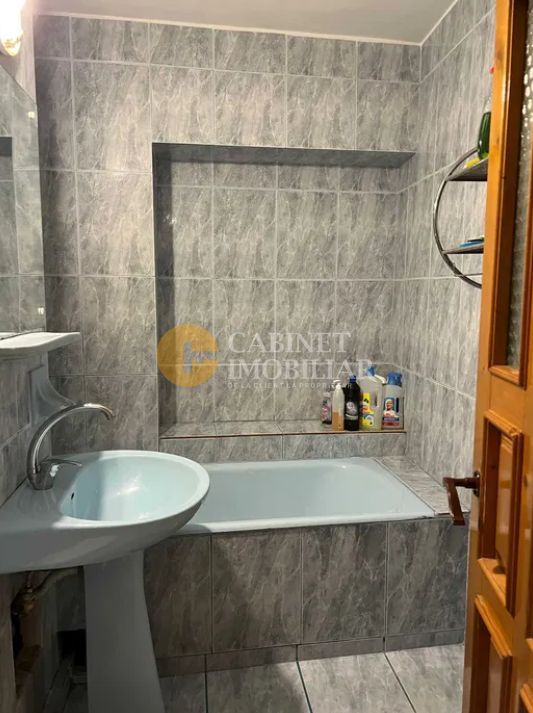 Pacurari-OMV Etaj Intermediar Apartament 2 camere decomandat 61mp - Poză 5