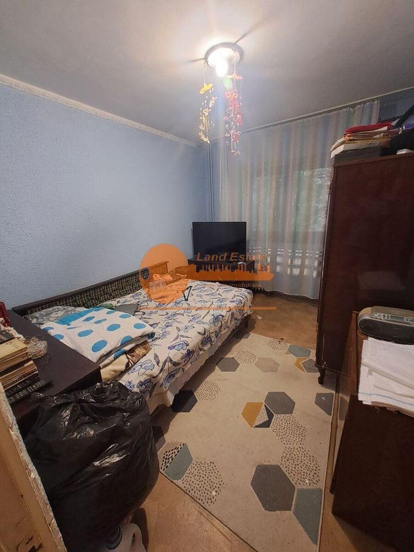 Apartament cu 3 camere in Apusului - Poză 2